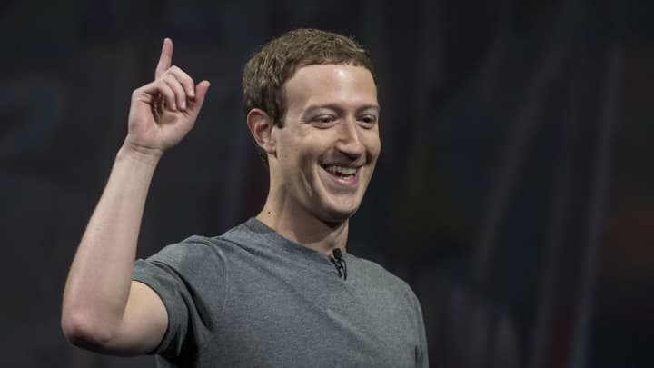 Sau 1 năm bị vùi dập, Mark Zuckerberg chứng minh đẳng cấp thiên tài: Đưa ra 2 quyết định giúp lợi nhuận Meta tăng gấp đôi, giá cổ phiếu tăng 250% từ đáy - Ảnh 1.