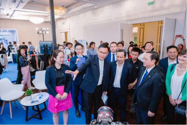 AQUA Việt Nam tái hiện chân thực loạt tính năng thông minh tại ngày hội trí tuệ nhân tạo Việt Nam 2023 - Ảnh 4.