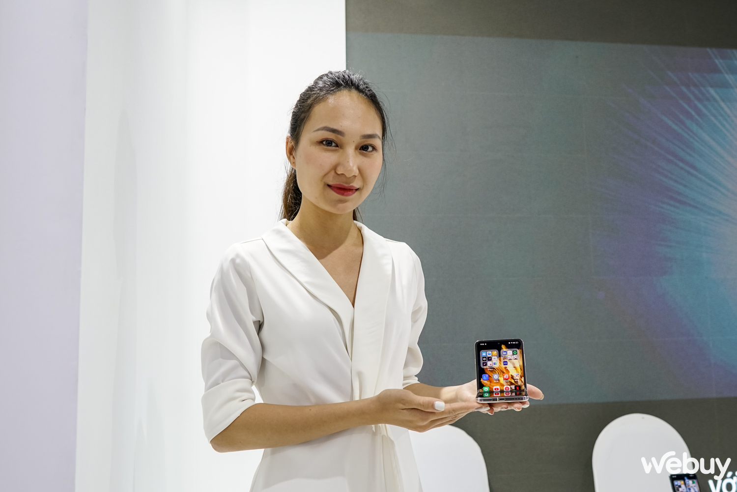 Tham quan quầy trưng bày OPPO tại Triển lãm quốc tế Đổi mới sáng tạo Việt Nam 2023: Chỉ smartphone gập - Ảnh 2.