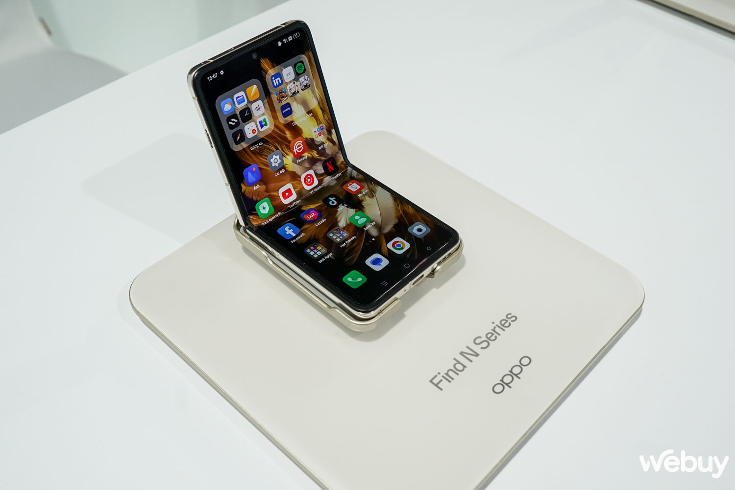 Tham quan quầy trưng bày OPPO tại Triển lãm quốc tế Đổi mới sáng tạo Việt Nam 2023: Chỉ smartphone gập - Ảnh 3.