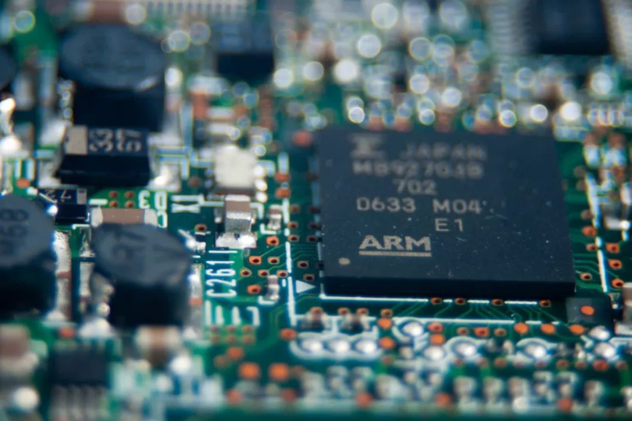 Sếp Intel: mối đe dọa từ chip ARM trên thị trường PC là &quot;không đáng kể&quot; - Ảnh 1.