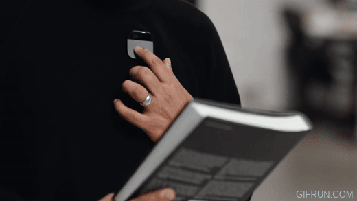 Cựu nhân viên thiết kế Apple ra mắt thiết bị AI: Một chiếc pin cài áo với tham vọng lật đổ thế giới smartphone- Ảnh 4. Cựu nhân viên thiết kế Apple ra mắt thiết bị AI: Một chiếc pin cài áo với tham vọng lật đổ thế giới smartphone- Ảnh 4.