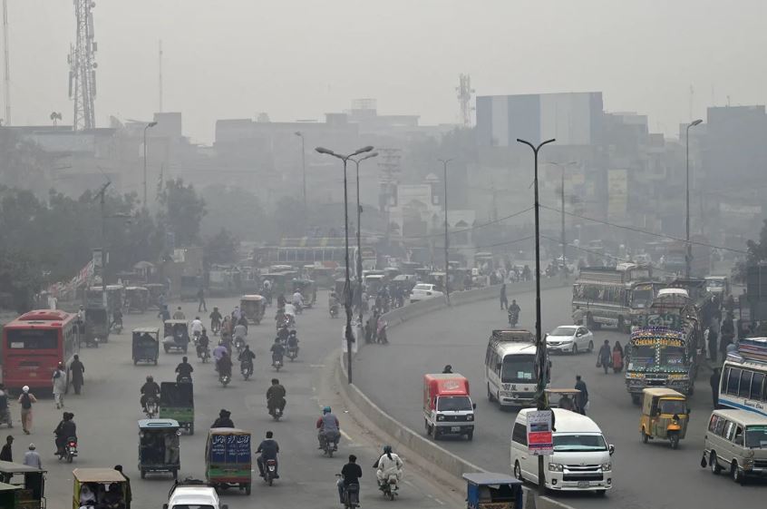 Pakistan: Thành phố 13 triệu dân phải đóng cửa vì không khí độc hại - Ảnh 2.