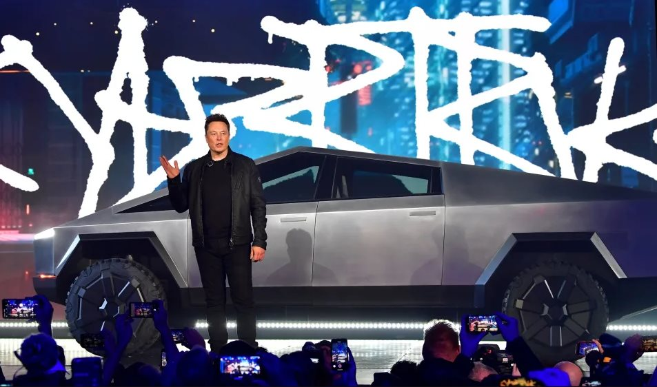 Giữa cơn khát tiền mặt, Elon Musk "tuyệt vọng" khơi mào cuộc chiến Tesla không thể thắng- Ảnh 2.