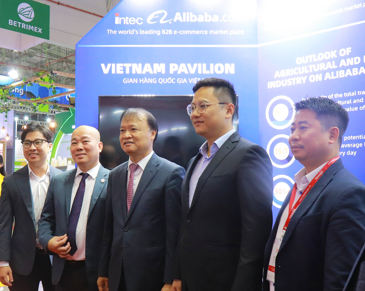 Alibaba cam kết hỗ trợ doanh nghiệp Việt vươn tầm thế giới trong sự kiện do Bộ Công thương chủ trì- Ảnh 2.