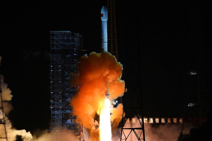 Khoa học gia Mỹ: Tên lửa đẩy Trung Quốc va vào Mặt trăng mang theo thứ gì đó bí ẩn- Ảnh 1.