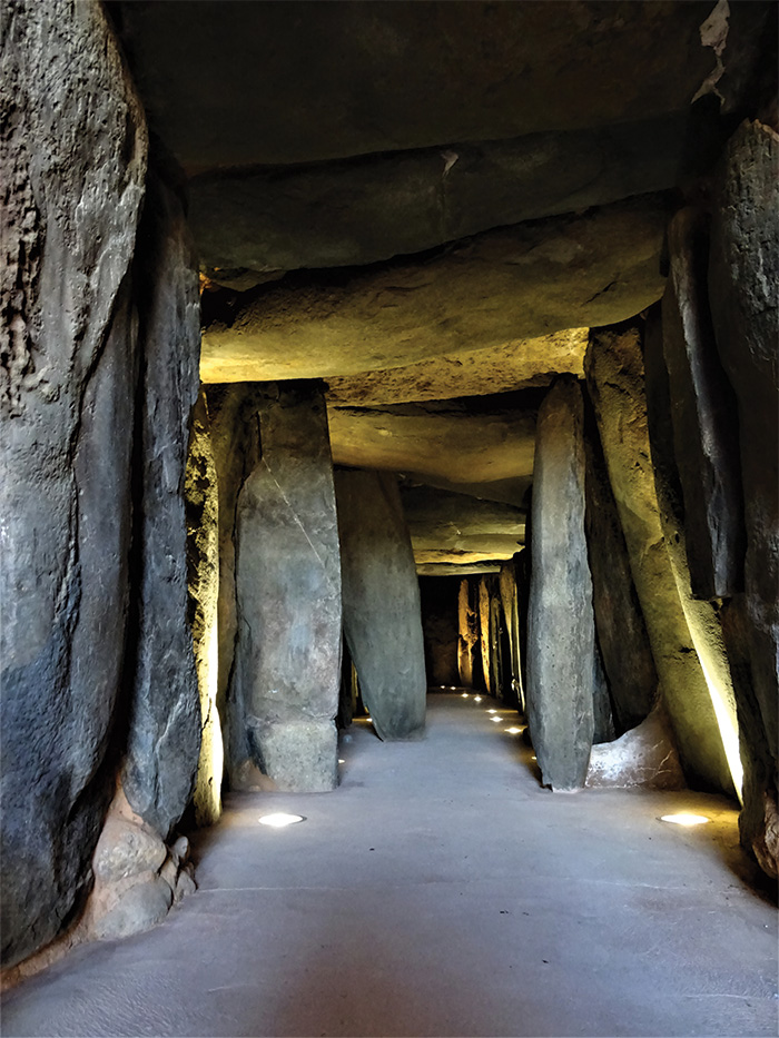 Bí ẩn mộ đá 5.000 năm tuổi ví như Stonehenge trong lòng đất ở Tây Ban Nha- Ảnh 2.