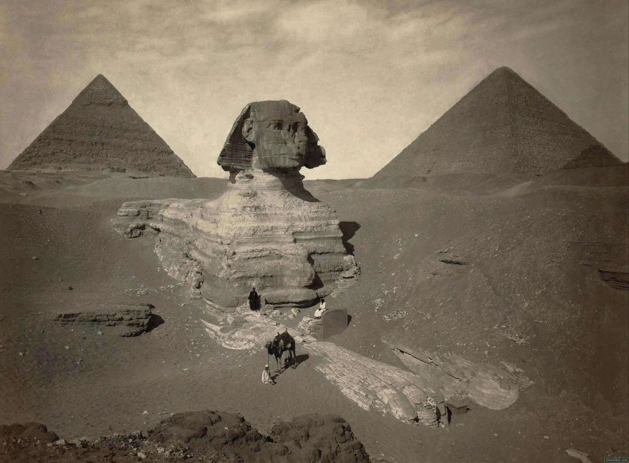 Kim tự tháp đầu tiên ở Ai Cập được xây dựng khi nào? - Ảnh 1.