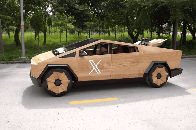 Bản sao xe bán tải Tesla qua tay thợ điêu khắc Việt - Ảnh 1.