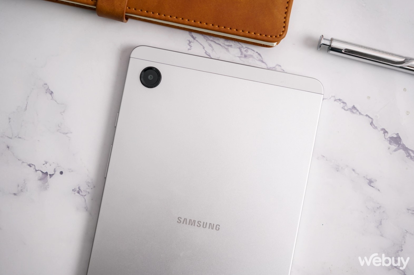 Galaxy Tab A9 có pin 5.100mAh, đủ cho bạn sử dụng cả ngày.jpg