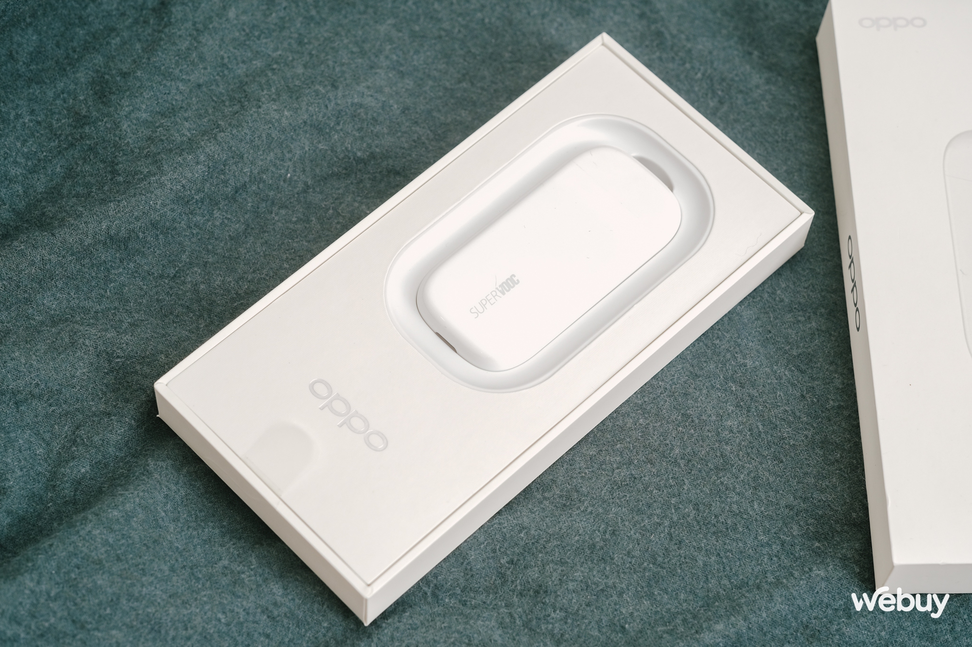 OPPO có củ sạc nhanh 50W thiết kế siêu mỏng, sạc cho cả MacBook nhưng có tiền chưa chắc đã mua được - Ảnh 2.