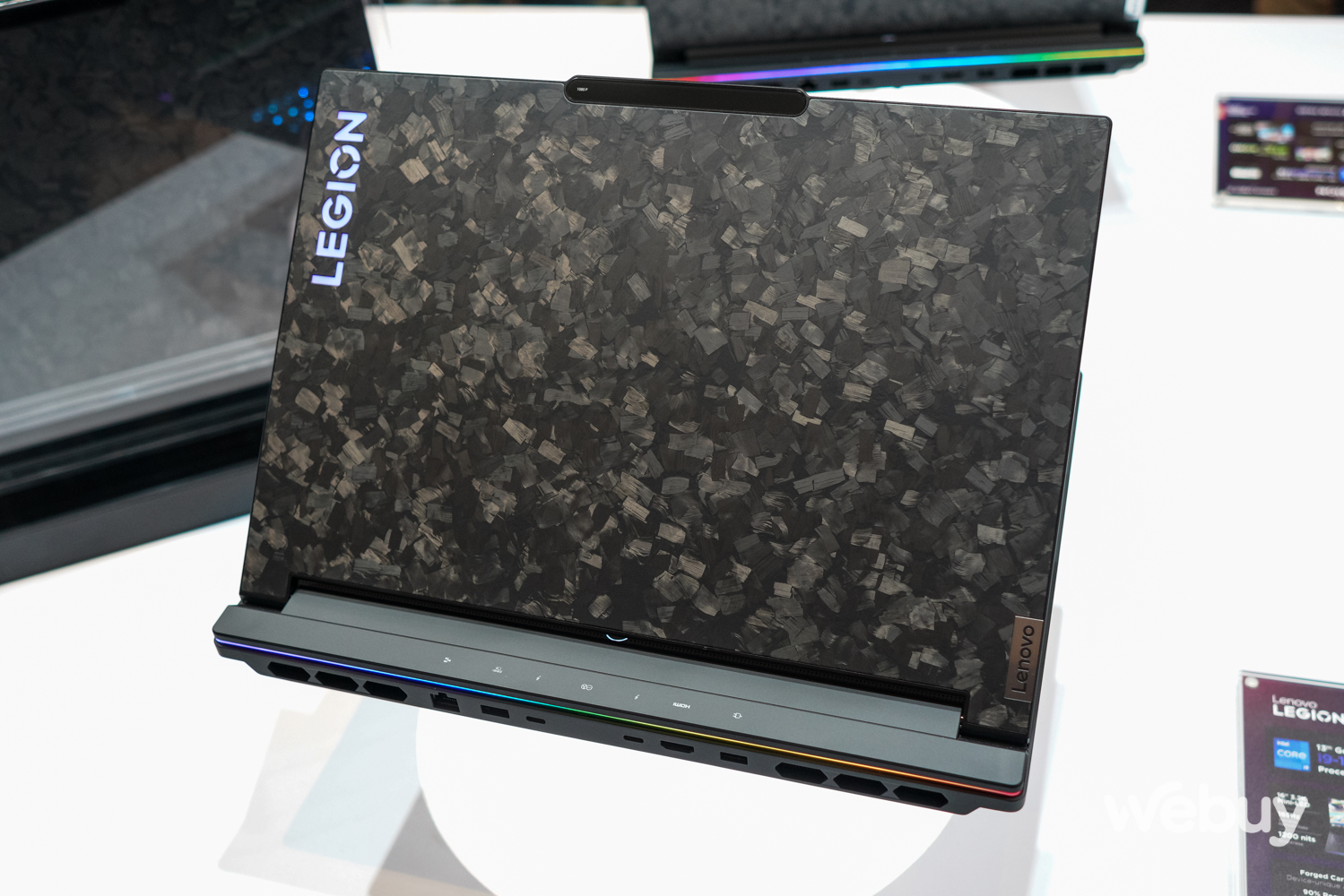 Trên tay laptop gaming đầu bảng Lenovo Legion 9i: Mặt lưng carbon độc bản, hệ thống tản nhiệt nước tích hợp - Ảnh 3.