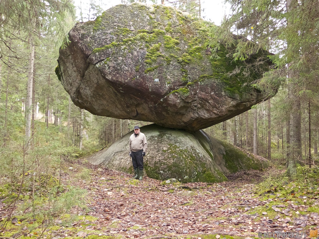 Kummakivi: Tảng đá thách thức 'trọng lực' bí ẩn tại Phần Lan- Ảnh 3.