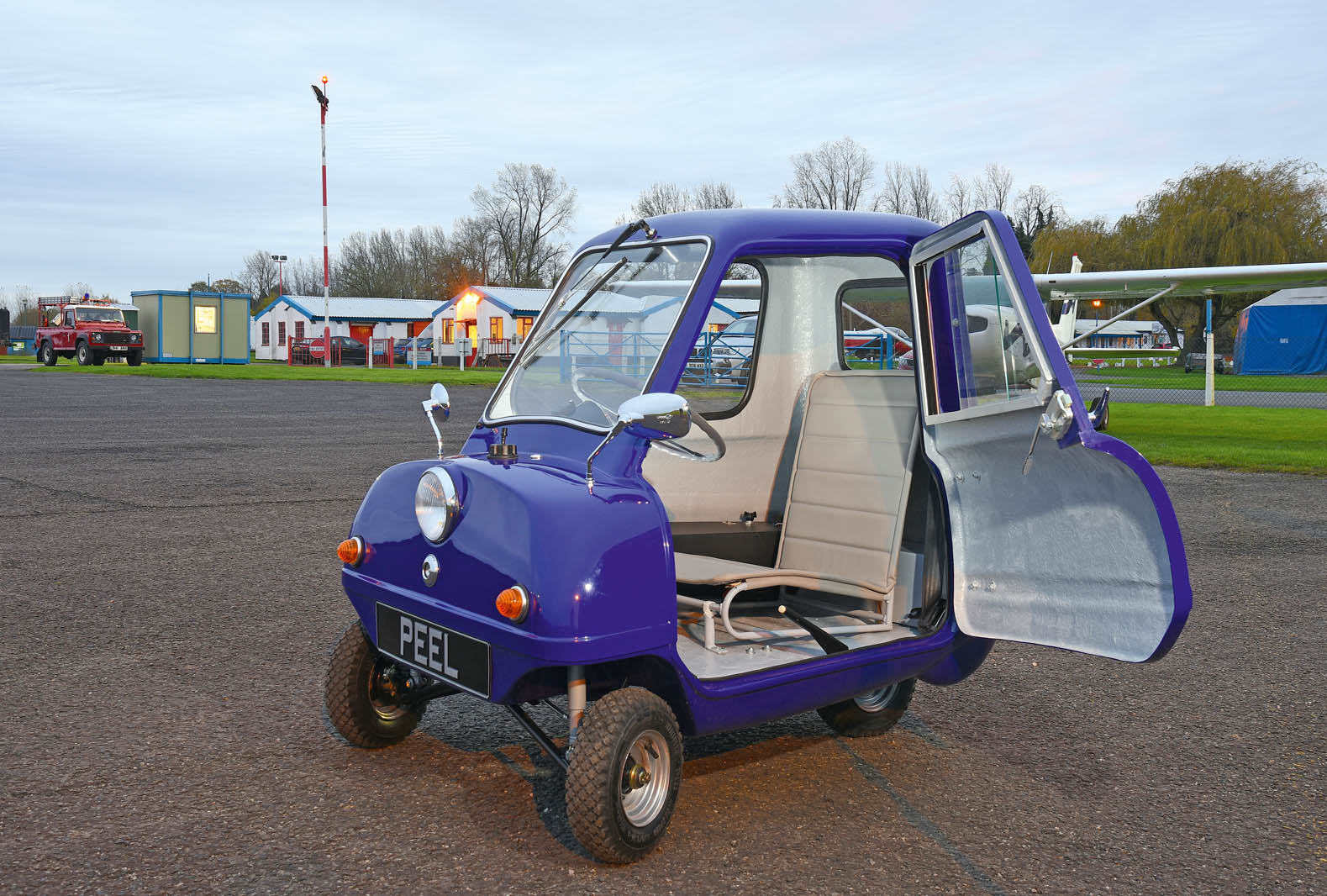P50: Chiếc xe ô tô nhỏ nhất thế giới, chỉ có thể chở một người lớn- Ảnh 3.