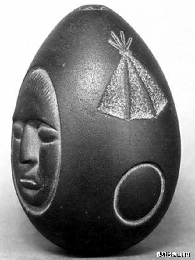 Công nhân nhặt được hòn đá có hoa văn mặt người, chuyên gia: Có thể là mật mã của người ngoài hành tinh- Ảnh 4.