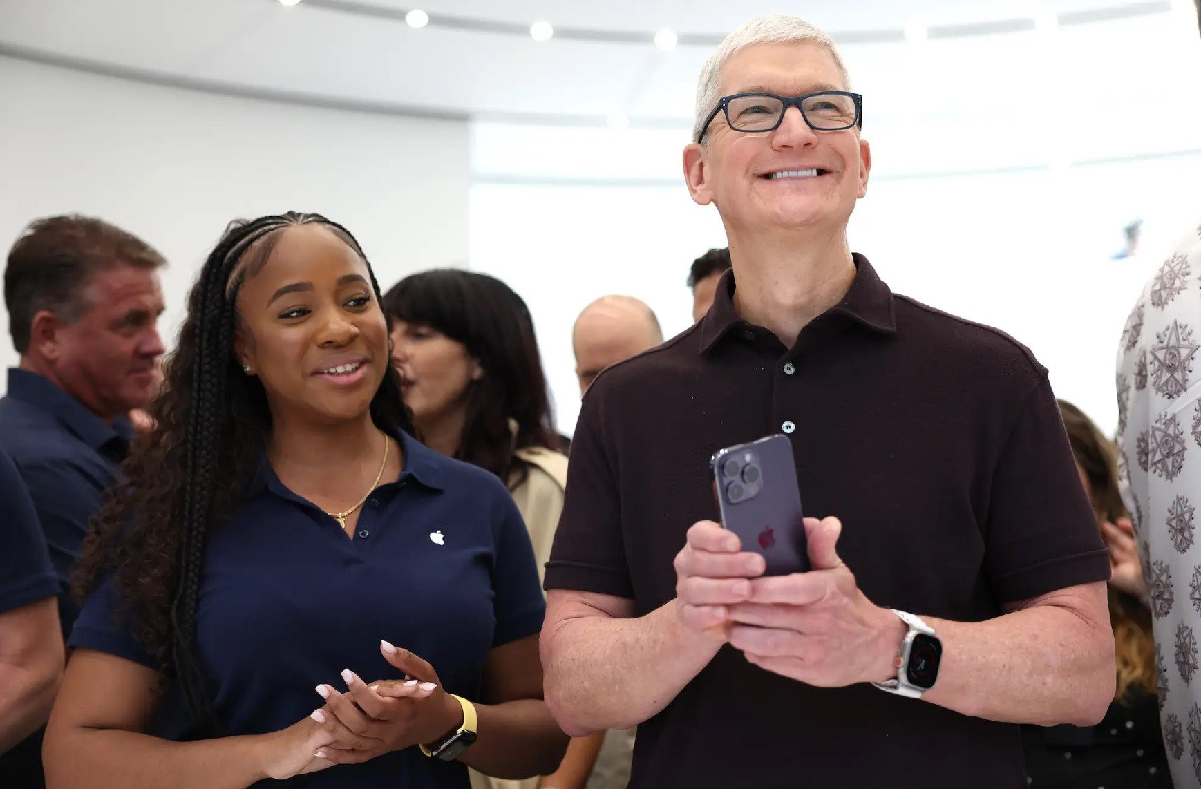 CEO Tim Cook tiết lộ những kỹ năng Apple tìm kiếm khi “săn” nhân tài: Phải tin rằng 1+1=3- Ảnh 1.