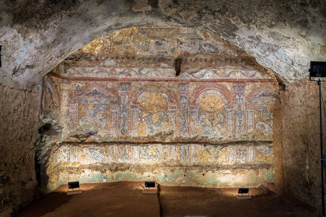 Tìm thấy bức tranh khảm 2.300 năm tuổi quý hiếm dưới lòng thành Rome- Ảnh 1.
