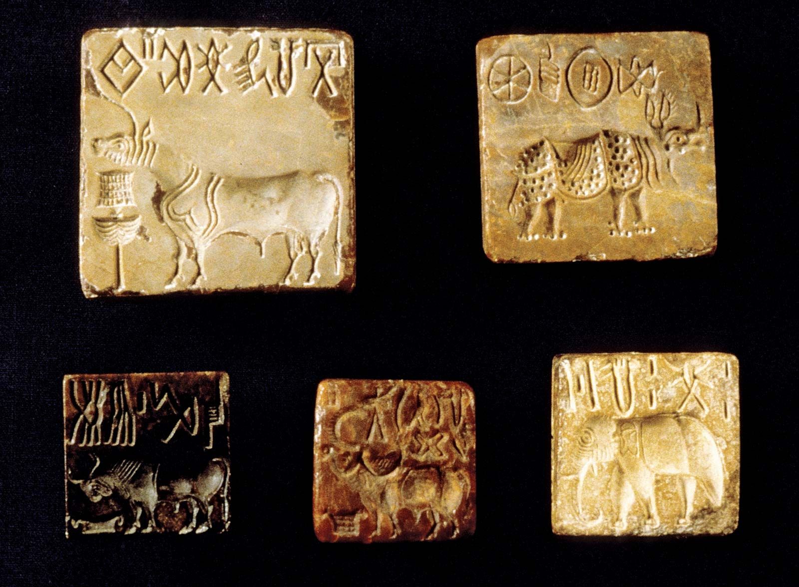 B N V V N H T Nh N 4 000 N M Tr C T I I T Th N C A N   Assortment Seals Animal Motifs Use Indus Civilization 1703947718395997666958 