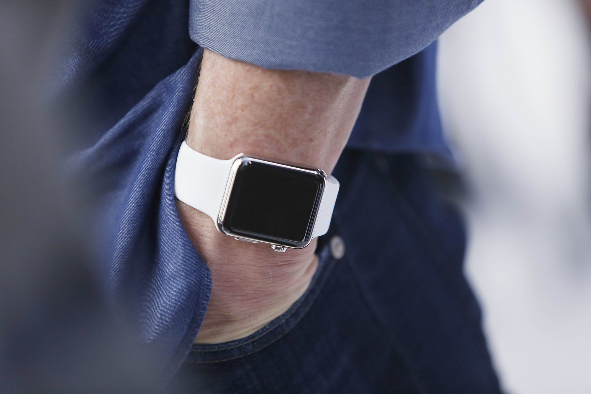 Apple Watch nguy cơ thành 'vết nhơ' trong sự nghiệp của Tim Cook: Nỗ lực 9 năm biến chiếc đồng hồ thành thiết bị y tế hóa nguy hiểm, chọc giận cả 1 ngành công nghiệp- Ảnh 2.