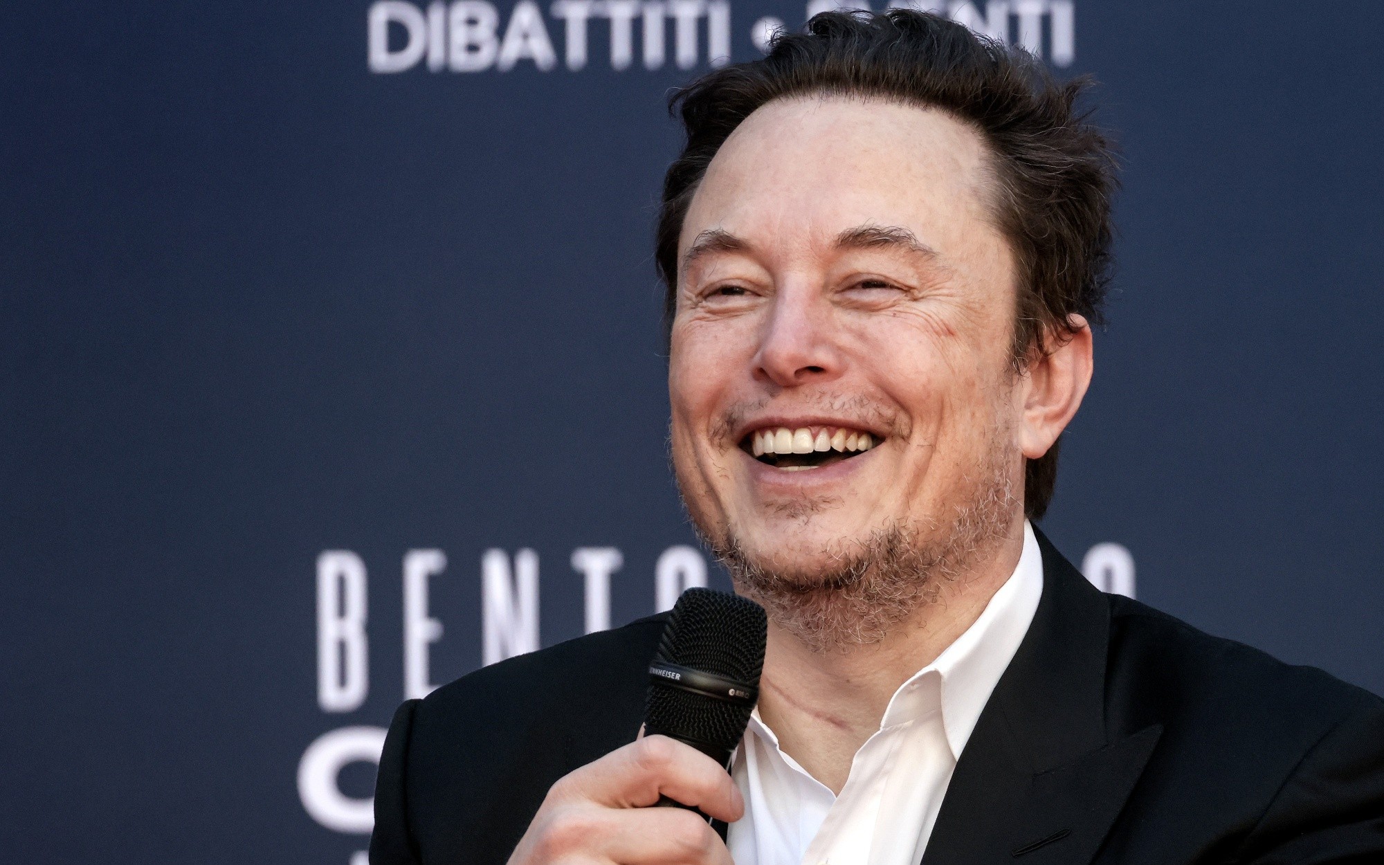 Thì ra Elon Musk vẫn để tâm tới Tesla, lượng xe bàn giao năm 2023 dự kiến đạt cột mốc kỷ lục