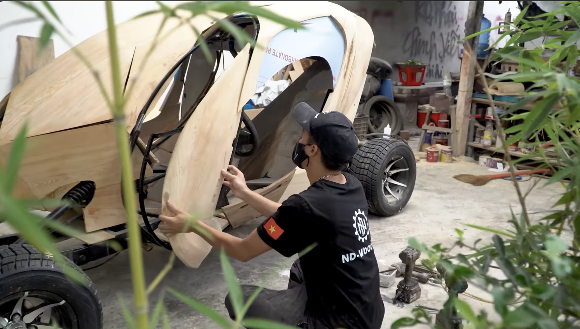 Thợ Việt chế xe gỗ phong cách ngoài hành tinh: Khung tự làm từ A đến Z, cửa mở kiểu Pagani Huayra, chạy như xe địa hình- Ảnh 7.