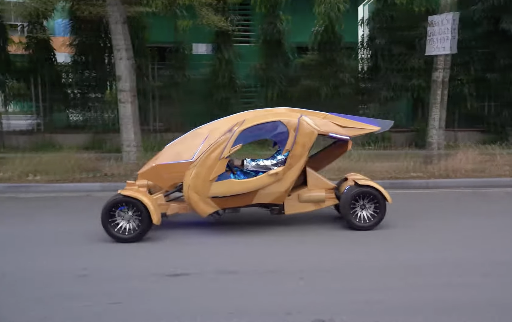 Thợ Việt chế xe gỗ phong cách ngoài hành tinh: Khung tự làm từ A đến Z, cửa mở kiểu Pagani Huayra, chạy như xe địa hình- Ảnh 10.