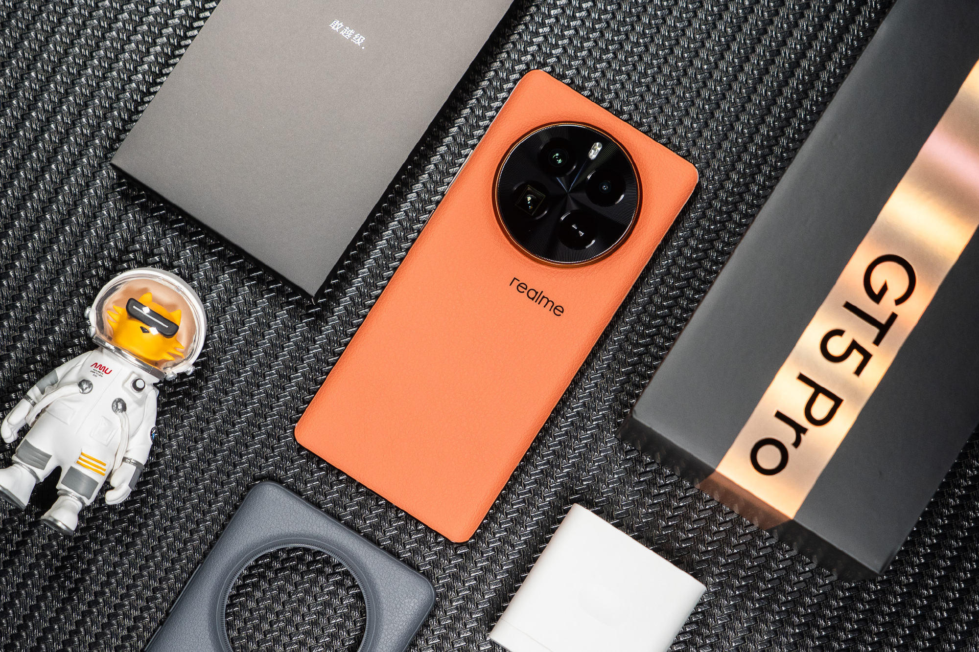 realme ra mắt smartphone Snapdragon 8 Gen 3 giá chỉ hơn 11 triệu đồng