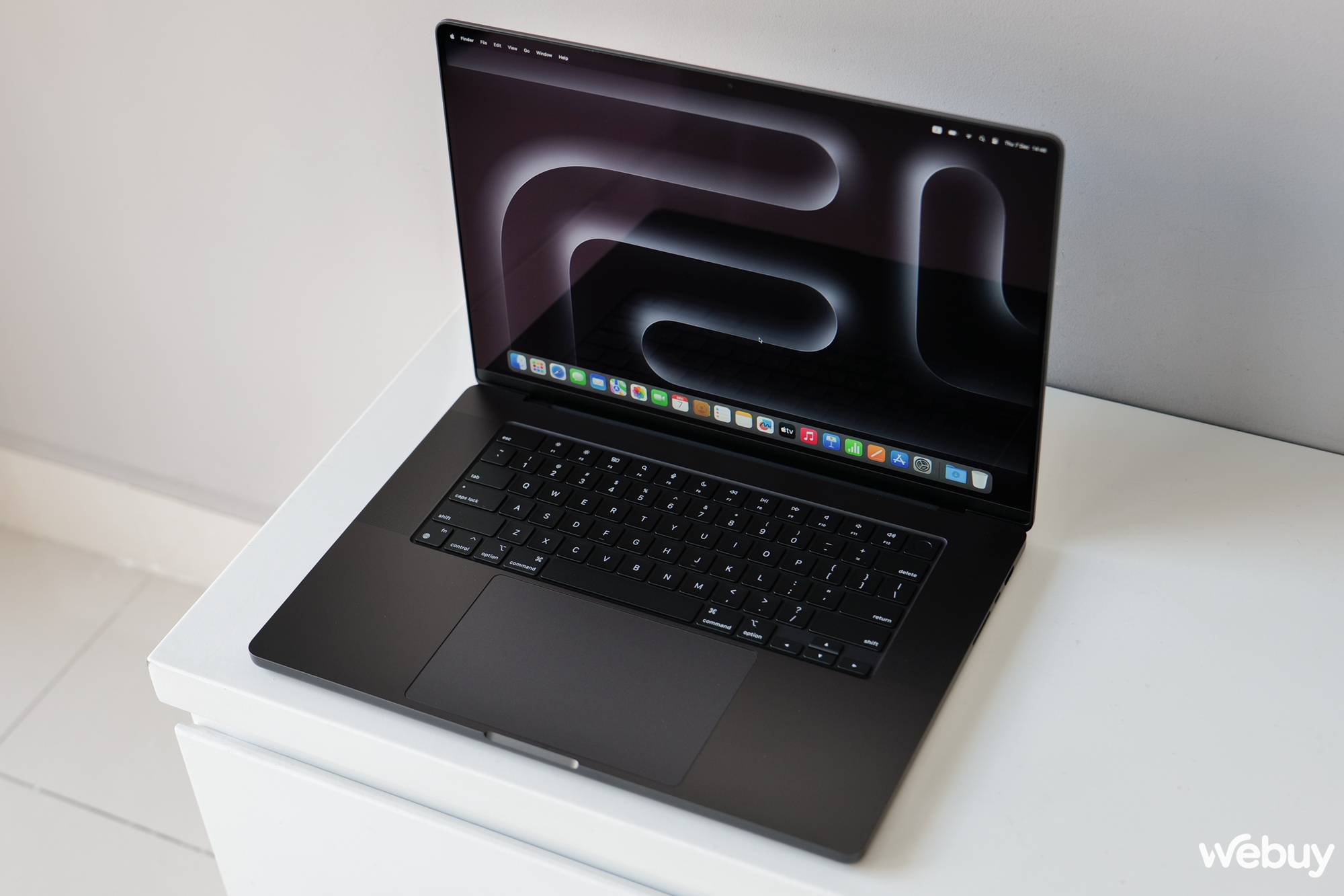 Mở hộp bộ đôi MacBook Pro M3 mới: Có thêm màu đen cực đẹp, hiệu năng vô đối, giá chính hãng từ 39.99 triệu đồng- Ảnh 11.