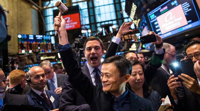Cú vạ miệng giá trăm tỷ USD của Jack Ma: Khiến Alibaba quay lại vạch xuất phát sau 24 năm, giá cổ phiếu giờ chỉ bằng lúc IPO, nhân viên 'lo lắng, bối rối'- Ảnh 1.