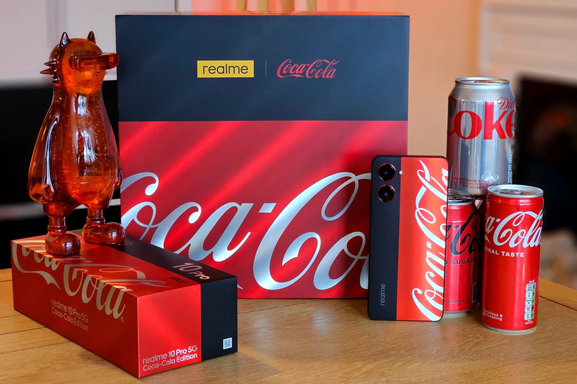 Ra mắt điện thoại Coca-Cola với giá chỉ 5,9 triệu đồng