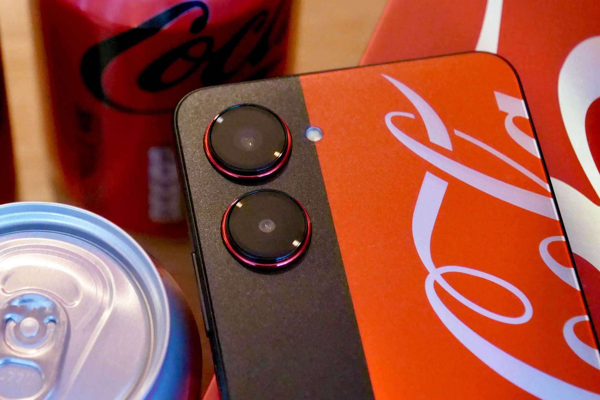 Ra mắt điện thoại Coca-Cola, giá chỉ 5,9 triệu đồng - Ảnh 6.