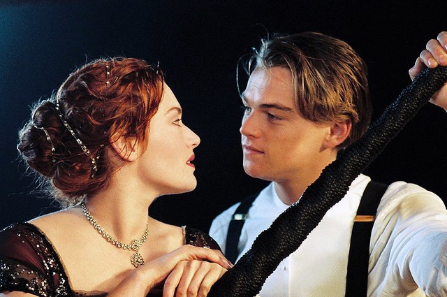 Hoá ra Titanic còn có 1 cái kết khác: Sến sẩm thế nào mà sẽ khiến phim thành thảm họa? - Ảnh 2.