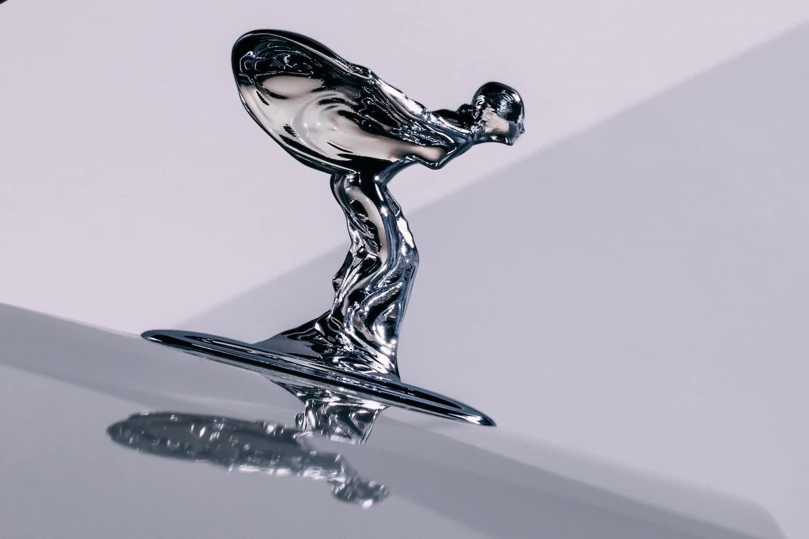 Chuyện 'thâm cung bí sử' về biểu tượng 'thiếu phụ bay' của Rolls-Royce: Vợ của quý tộc, suýt lấy cảm hứng từ Nike - Ảnh 4.