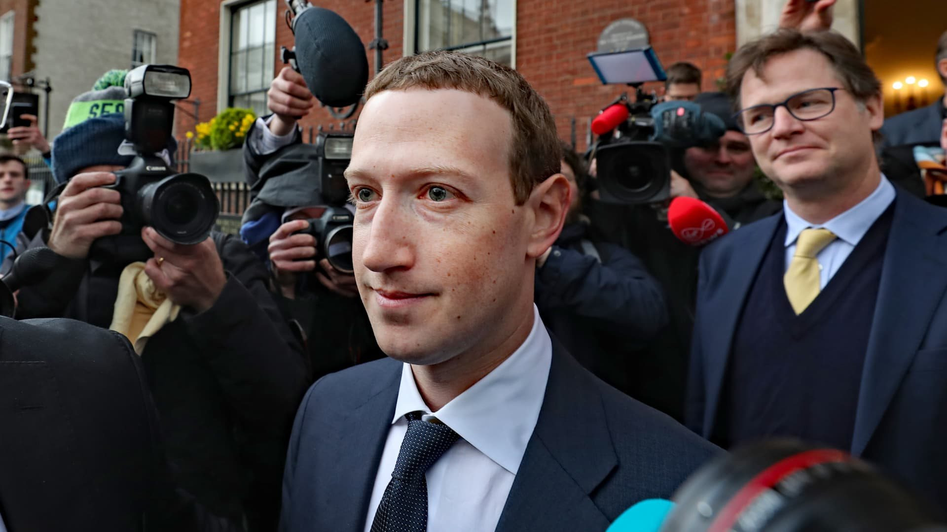 Choáng với chi phí đảm bảo an ninh cho Mark Zuckerberg chẳng kém nguyên thủ quốc gia - tiêu tốn 1,9 tỷ đồng/ngày - Ảnh 1.