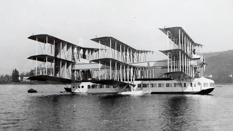 Chiếc máy bay 9 cánh kỳ dị này được thiết kế để băng qua Đại Tây Dương vào năm 1920 - Ảnh 1.