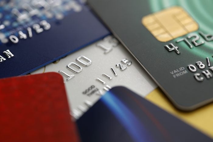 Chuyên gia Mỹ cảnh báo: Thẻ tín dụng bỗng phát sinh giao dịch chỉ 200 đồng? Cẩn thận bạn có thể bị chiếm đoạt hết tiền - Ảnh 1.