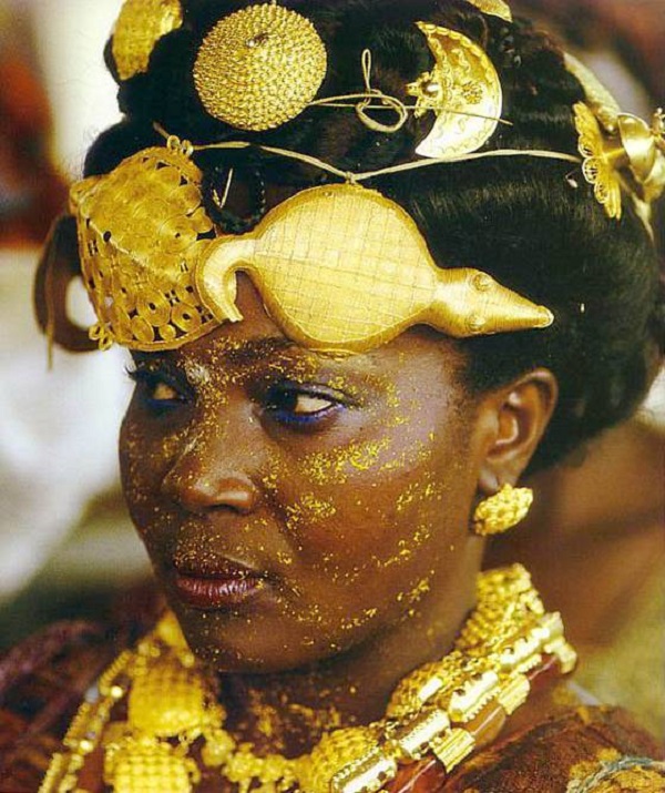 Bộ tộc giàu nhất châu Phi, xa hoa không kém gì đại gia Dubai: Làm ăn nhìn trang sức để đánh giá, đến đôi dép lê cũng được đính vàng - Ảnh 2.