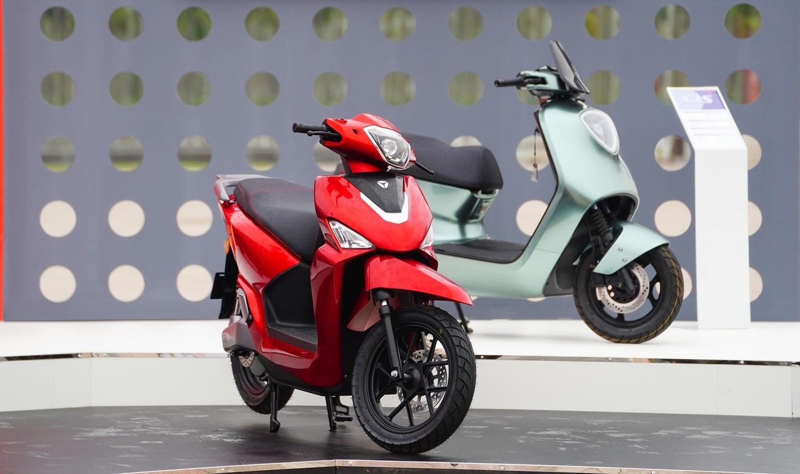Đòi cạnh tranh với cả Honda Vision và VinFast Vento S, mẫu xe máy điện mới giá từ 26 triệu đồng có gì hot? - Ảnh 3.