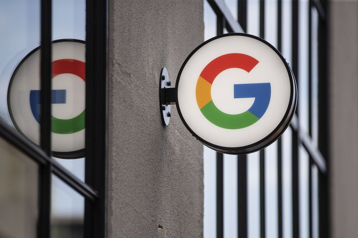 Phát hoảng vì ChatGPT, Google vội bật chế độ 'báo động đỏ': Một co-founder bất ngờ quay về sau 4 năm 'quy ẩn' để tìm giải pháp đối đầu - Ảnh 2. Phát hoảng vì ChatGPT, Google vội bật chế độ 'báo động đỏ': Một co-founder bất ngờ quay về sau 4 năm 'quy ẩn' để tìm giải pháp đối đầu - Ảnh 2.