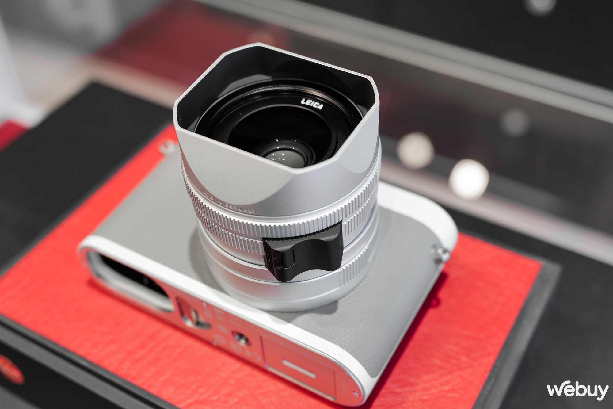 Mở hộp máy ảnh hạng sang Leica Q2 Ghost Edition: Màu xám xi măng, lấy ý tưởng từ đồng hồ Rolex hiếm - Ảnh 9.