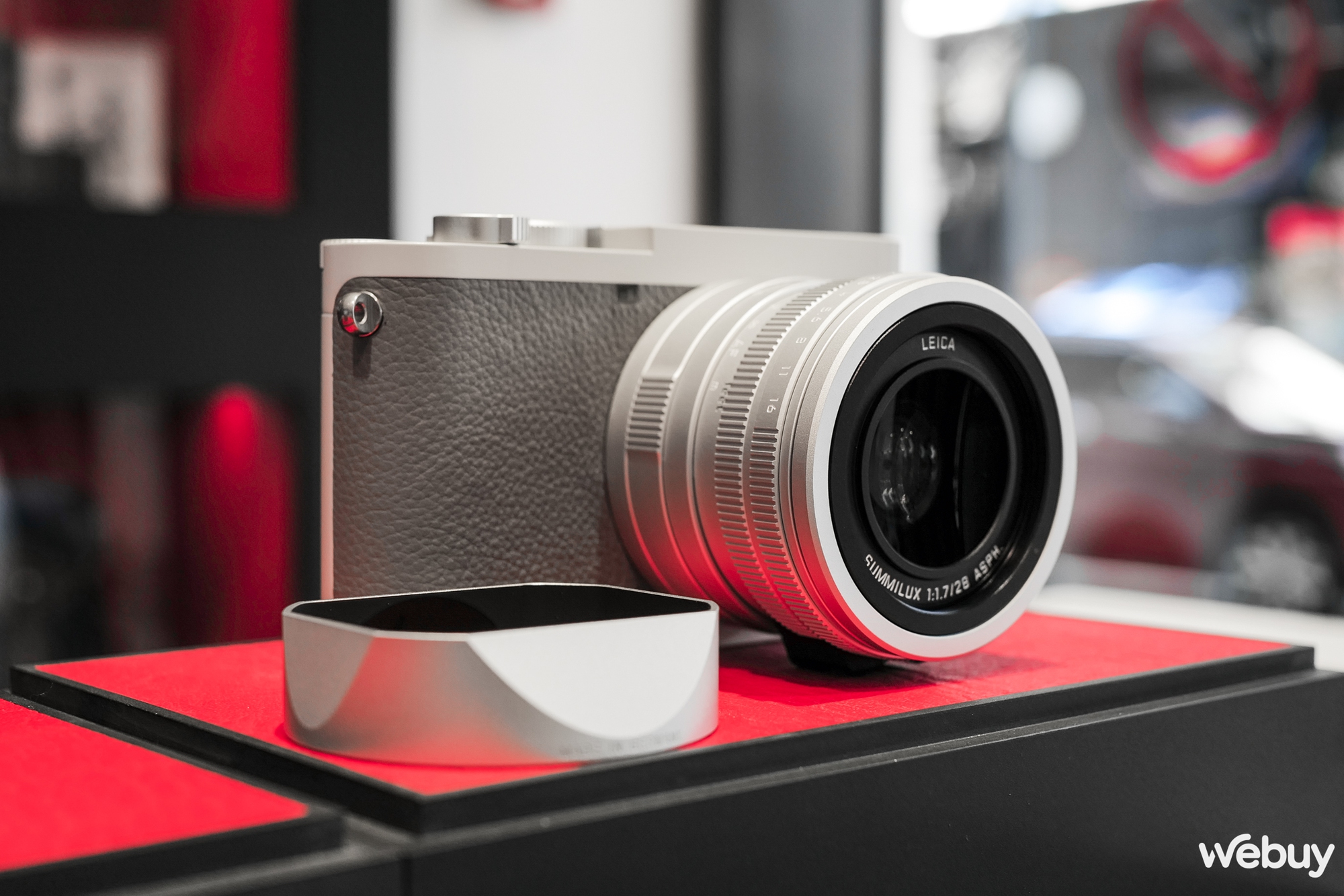 Mở hộp máy ảnh hạng sang Leica Q2 Ghost Edition: Màu xám xi măng, lấy ý tưởng từ đồng hồ Rolex hiếm - Ảnh 7.