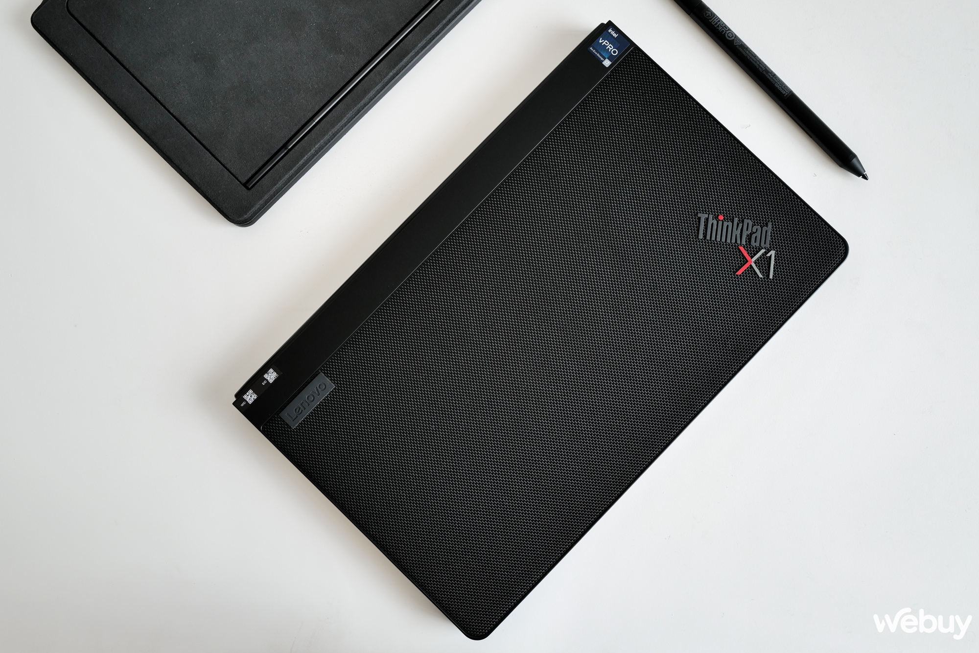 Cận cảnh Lenovo ThinkPad X1 Fold 16 Gen 1: Laptop doanh nhân 16 inch trong thân hình máy tính bảng - Ảnh 5.