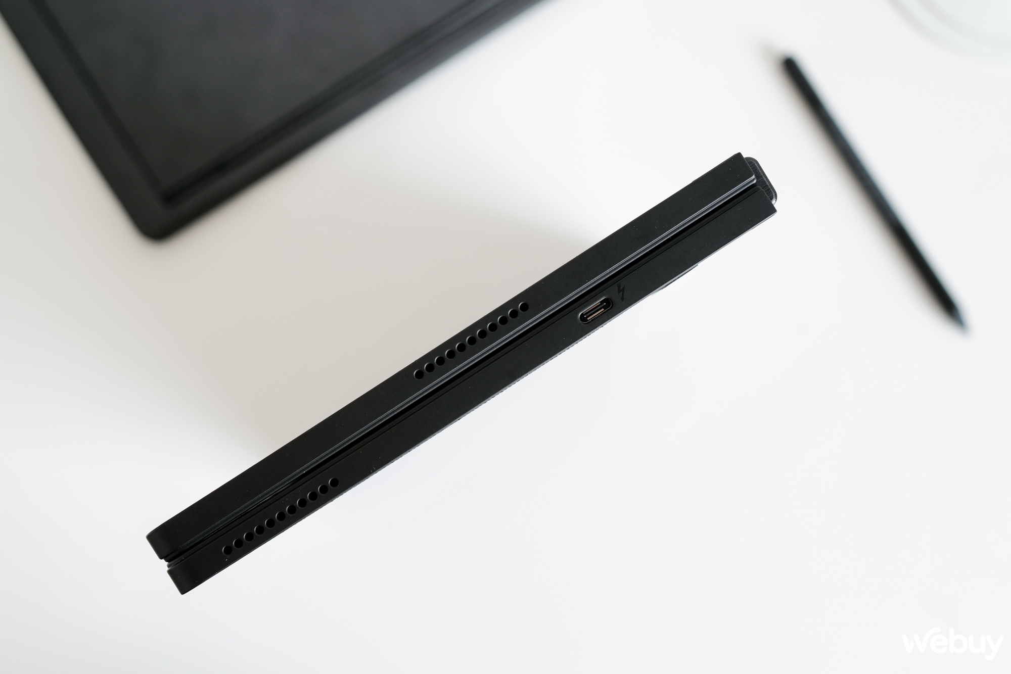 Cận cảnh Lenovo ThinkPad X1 Fold 16 Gen 1: Laptop doanh nhân 16 inch trong thân hình máy tính bảng - Ảnh 20.
