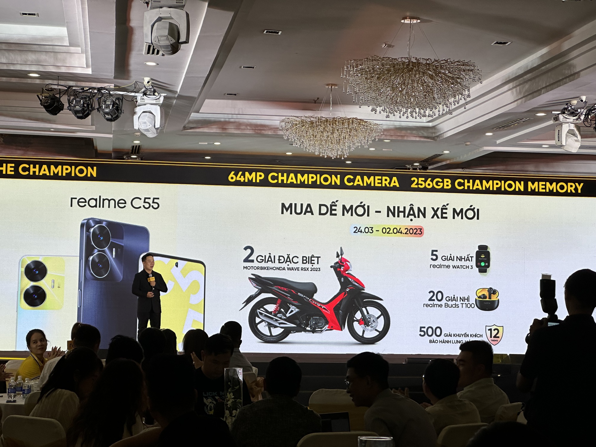 realme C55 was launched with complete equipment to buyers as a technical driver, with a price of less than 5 million - Picture 10.