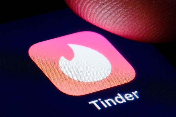 Tận dụng ChatGPT để quẹt Tinder, nhiều trai ế sắp thoát khỏi kiếp FA - Ảnh 1.