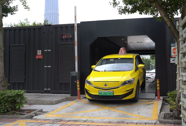 100% taxi điện: Mục tiêu sắp hoàn thành ở Trung Quốc, riêng Bắc Kinh chi tới 1,3 tỷ USD để đổi hết sang xe điện - Ảnh 1.