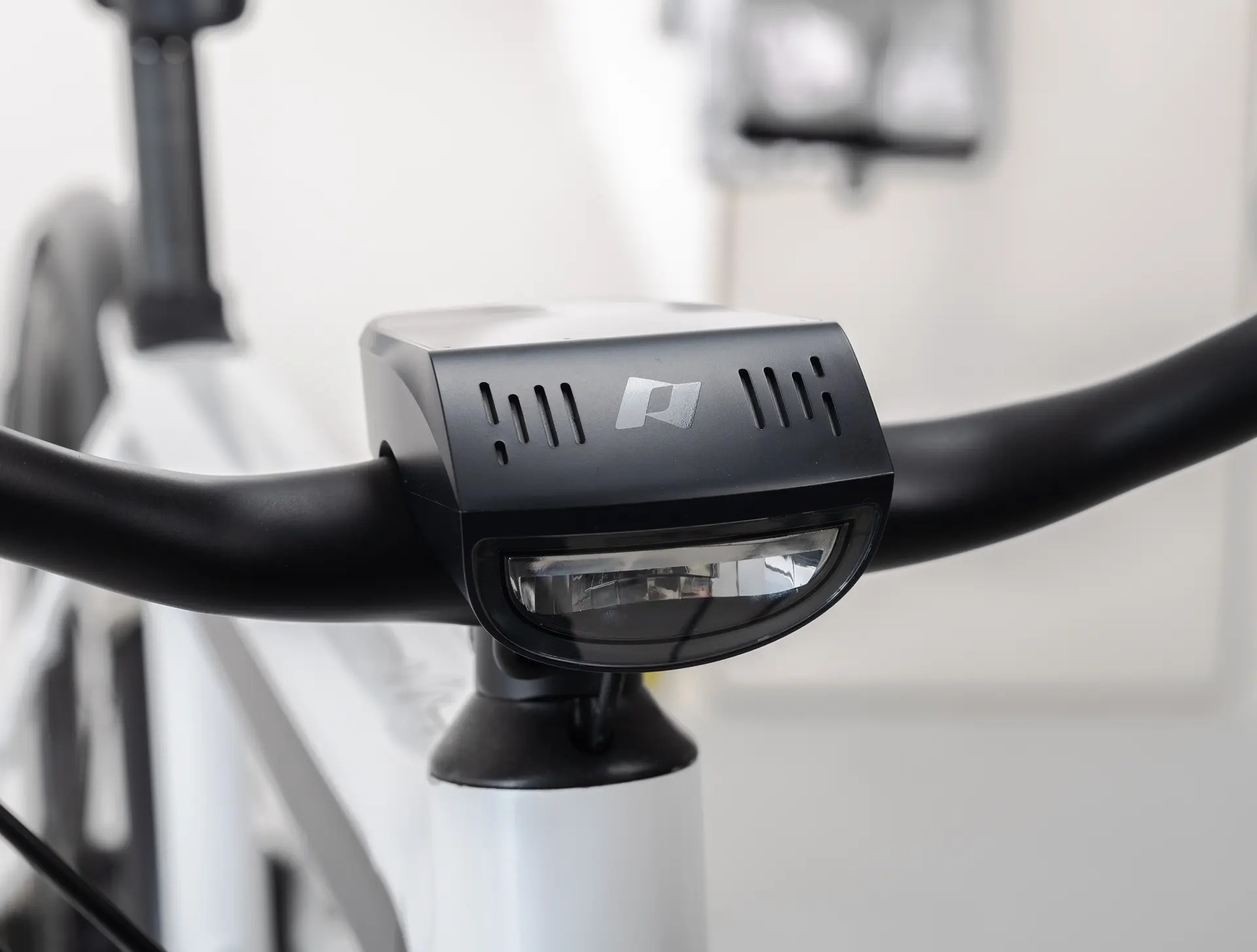 Xe đạp điện siêu nhẹ và sang chảnh cho môi trường đô thị, phạm vi di chuyển tối đa 120 km, giá từ 1.399 USD - Ảnh 5.