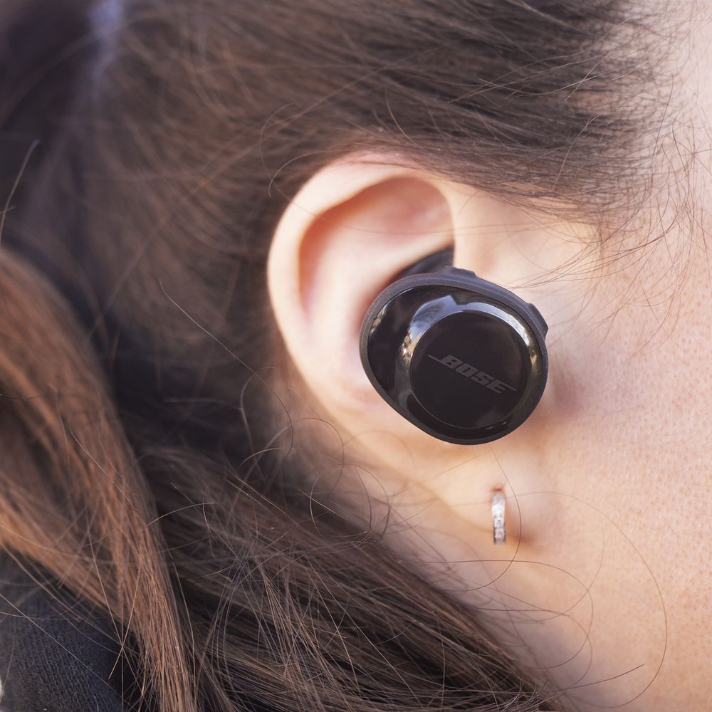10 tai nghe không dây đeo thoải mái dễ chịu nhất cho người tai nhỏ, có mẫu tích hợp cả chống ồn - Ảnh 1.