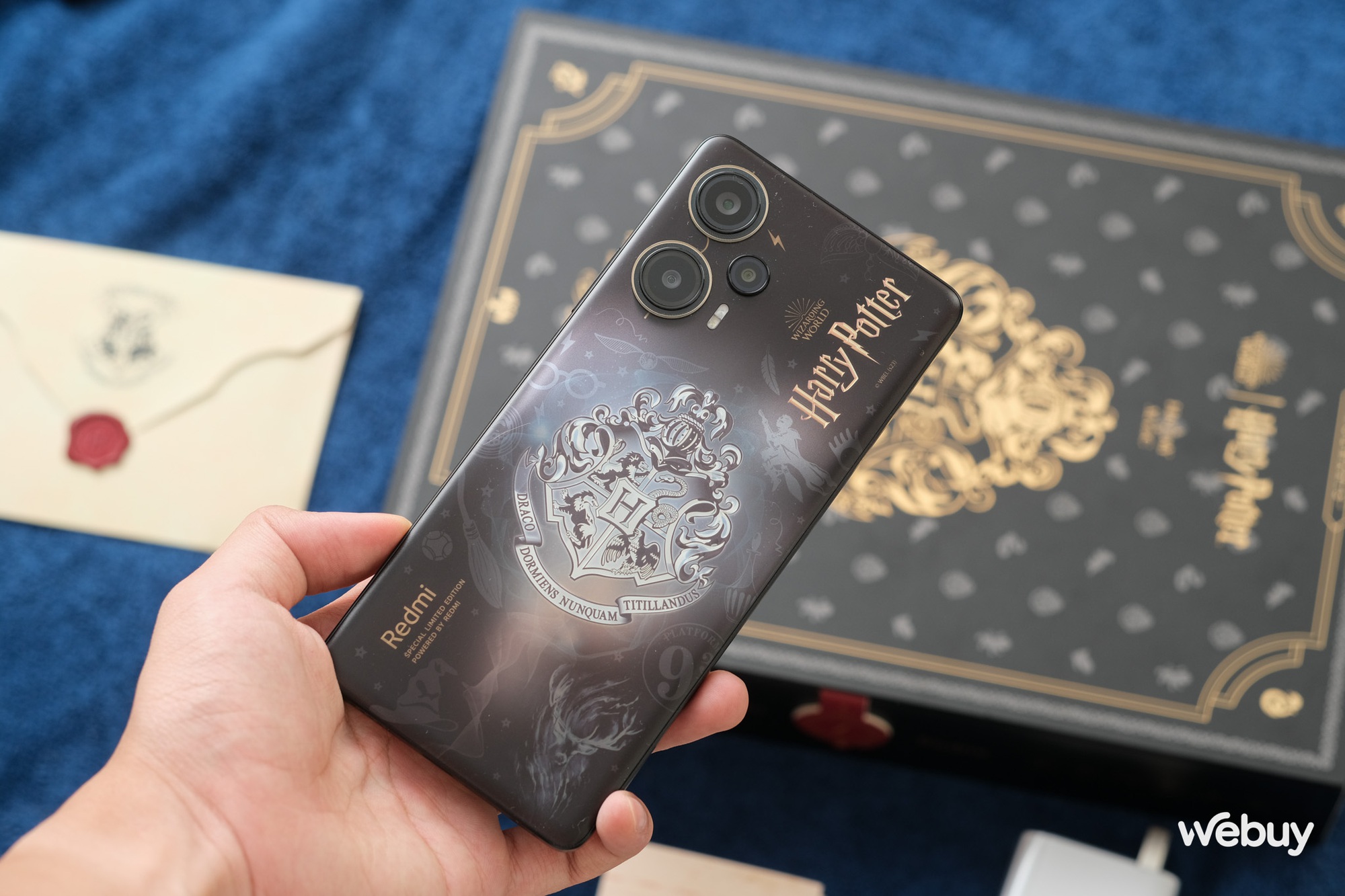 Chưa ra mắt, Xiaomi đã "nhá hàng" Redmi Turbo 3 và Redmi Pad Pro phiên bản Harry Potter cực đẹp, Potterheads đã chuẩn bị "lúa" chưa?- Ảnh 2.