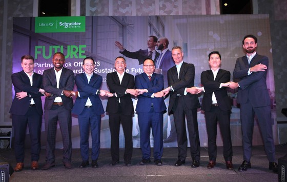 Schneider Electric Việt Nam cùng Asia Clean Capital Việt Nam (ACCV) hợp tác giảm phát thải carbon - Ảnh 1.
